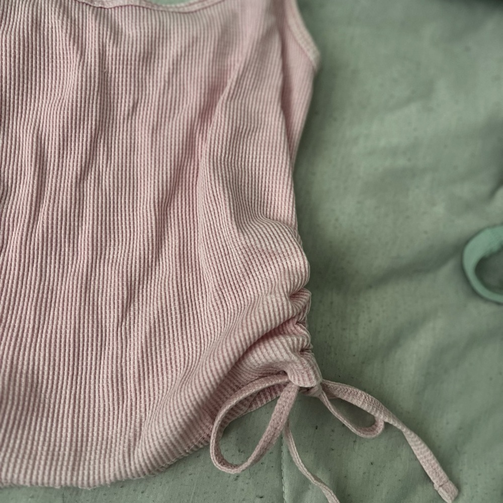 Pink Ribbed Tank Top - Picture 3 of 3